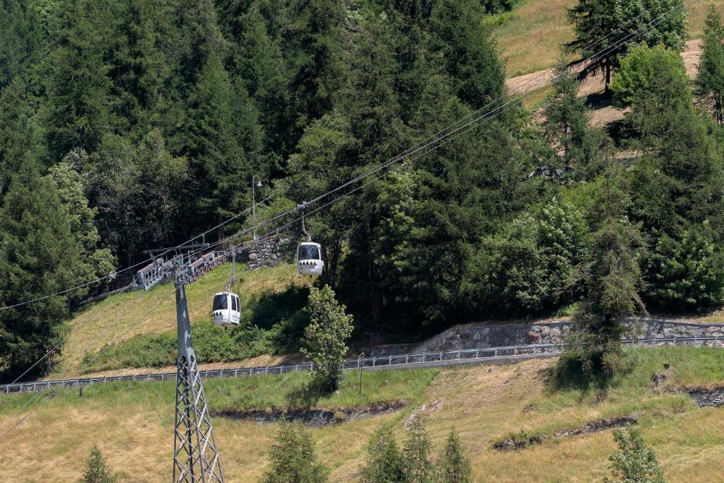 HelloChalet - Chalet Grené glamour retreat with garden - 1km from cabelcar photo 3