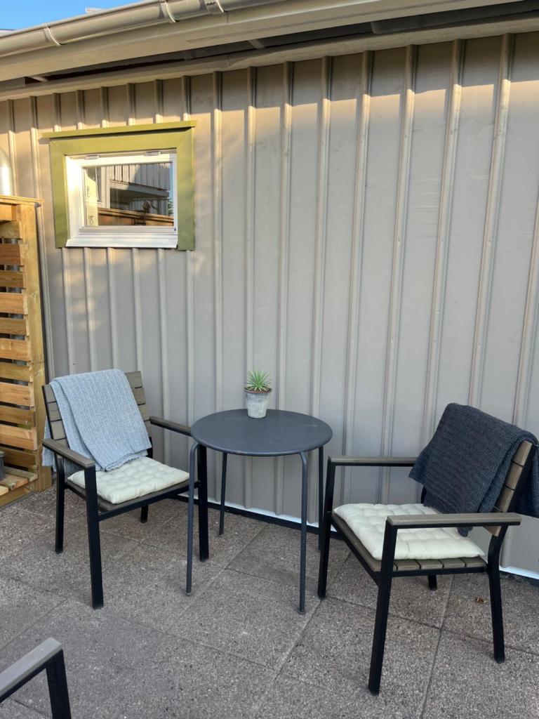 Eget boende i privat uthuslänga photo 2