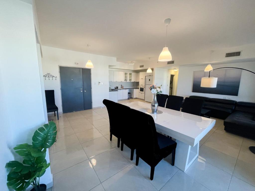 Modern Appartment in the Heart of Jerusalem photo 2