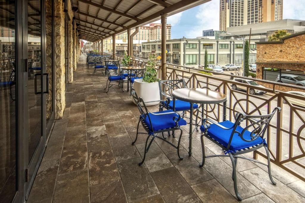 Hampton Inn & Suites Austin-Downtown/Convention Center photo 2