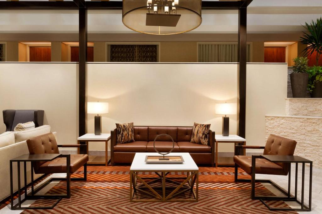 Embassy Suites by Hilton Austin Downtown South Congress photo 2