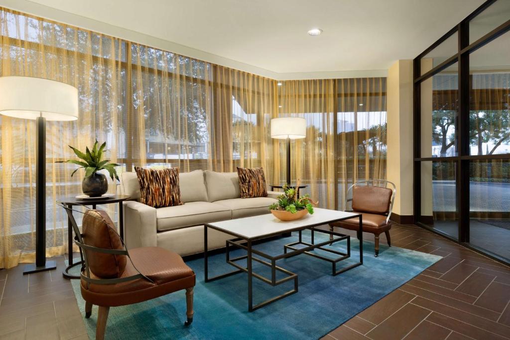 Embassy Suites by Hilton Austin Downtown South Congress photo 3