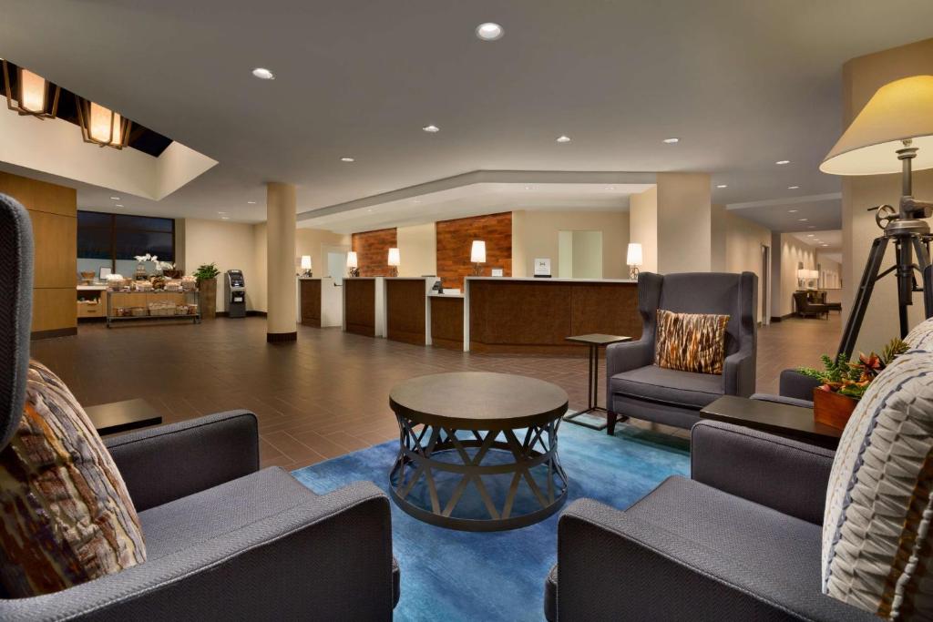 Embassy Suites by Hilton Austin Downtown South Congress photo 4