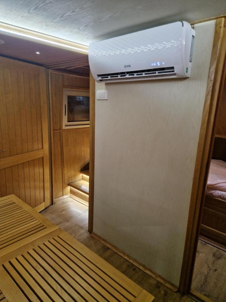 Free Room Boat Apartment photo 2
