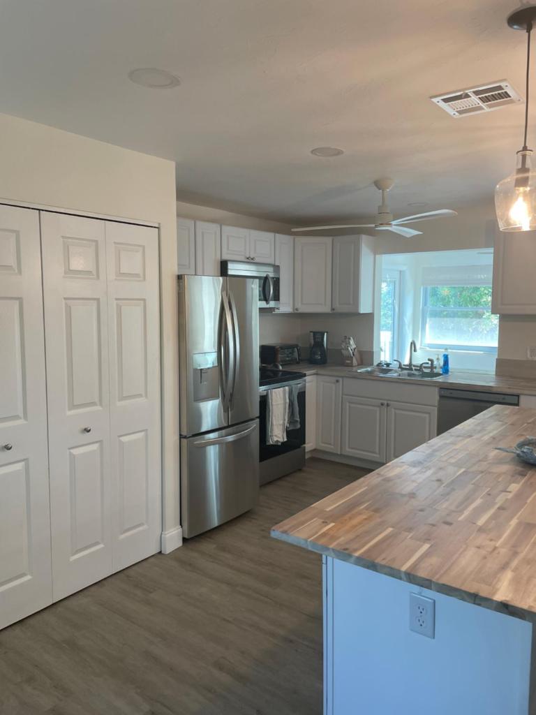 Beautiful Home on LBK photo 3