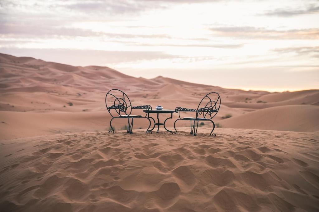 Merzouga Luxury Desert camp, excursion and actevities