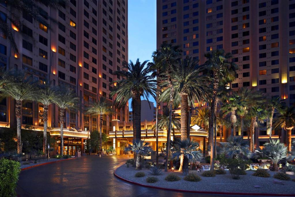 Hilton Grand Vacations Club on the Las Vegas Strip image