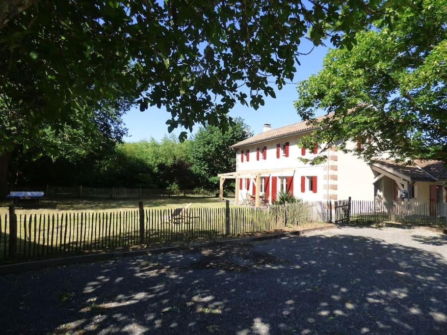 Grande maison entre Lac et forêt photo 1
