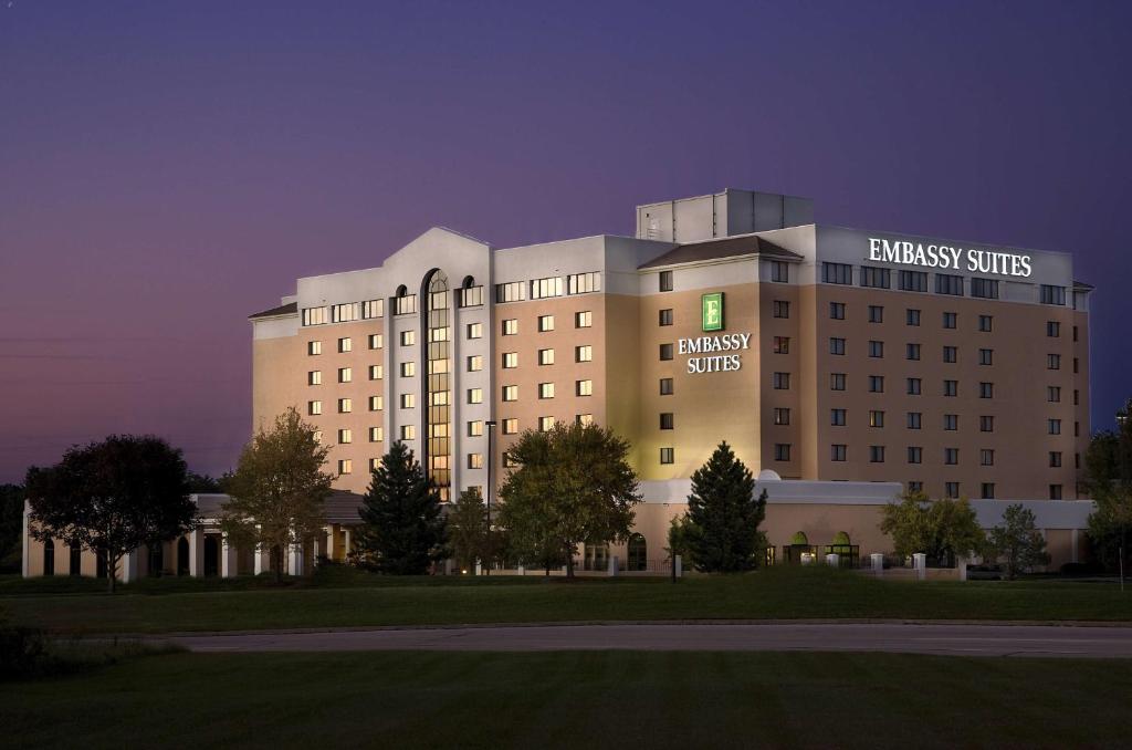 Embassy Suites by Hilton Kansas City International Airport photo 3