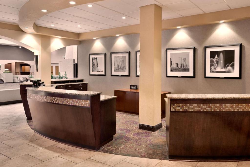 Embassy Suites by Hilton Kansas City International Airport photo 4