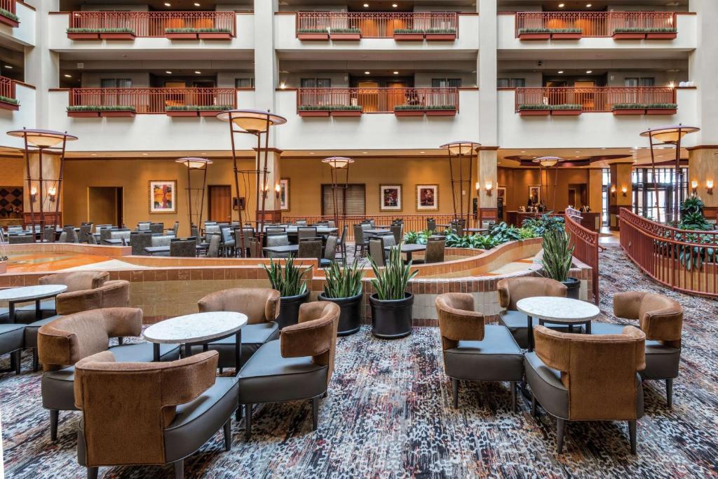 Embassy Suites by Hilton Saint Louis Saint Charles photo 4