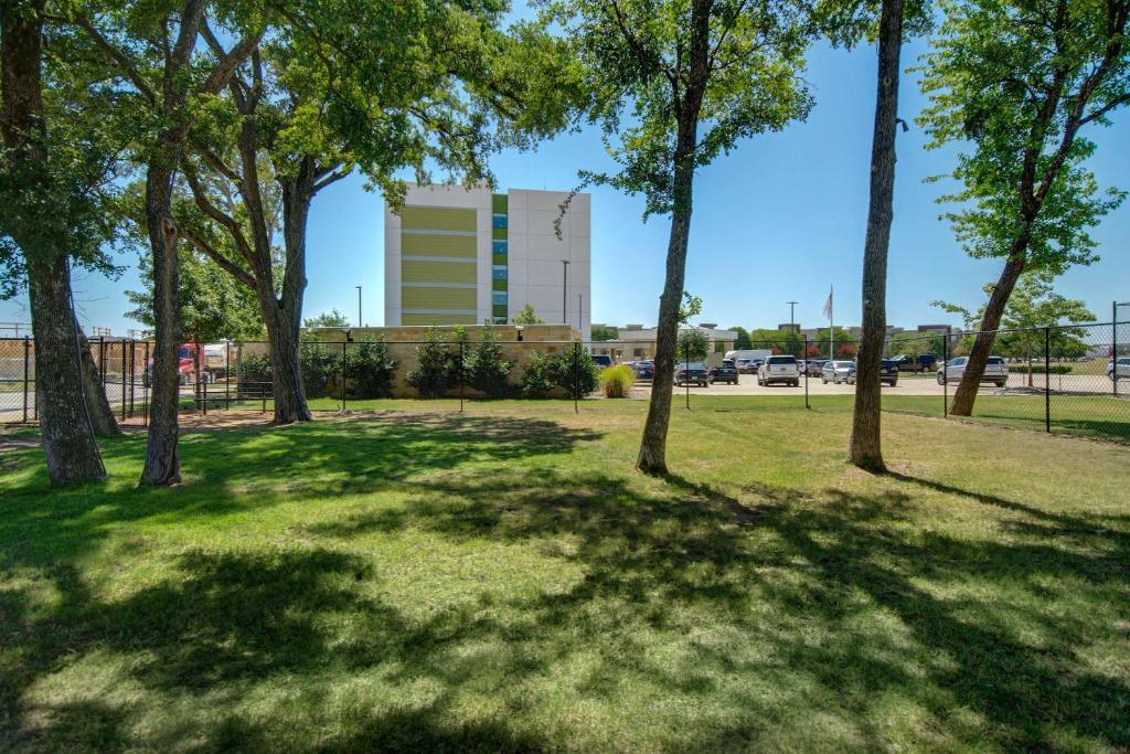 Home2 Suites By Hilton Plano Richardson photo 2
