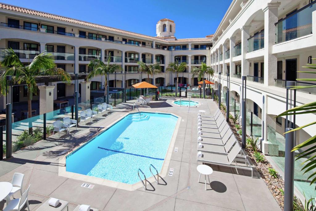 Homewood Suites by Hilton San Diego Central image