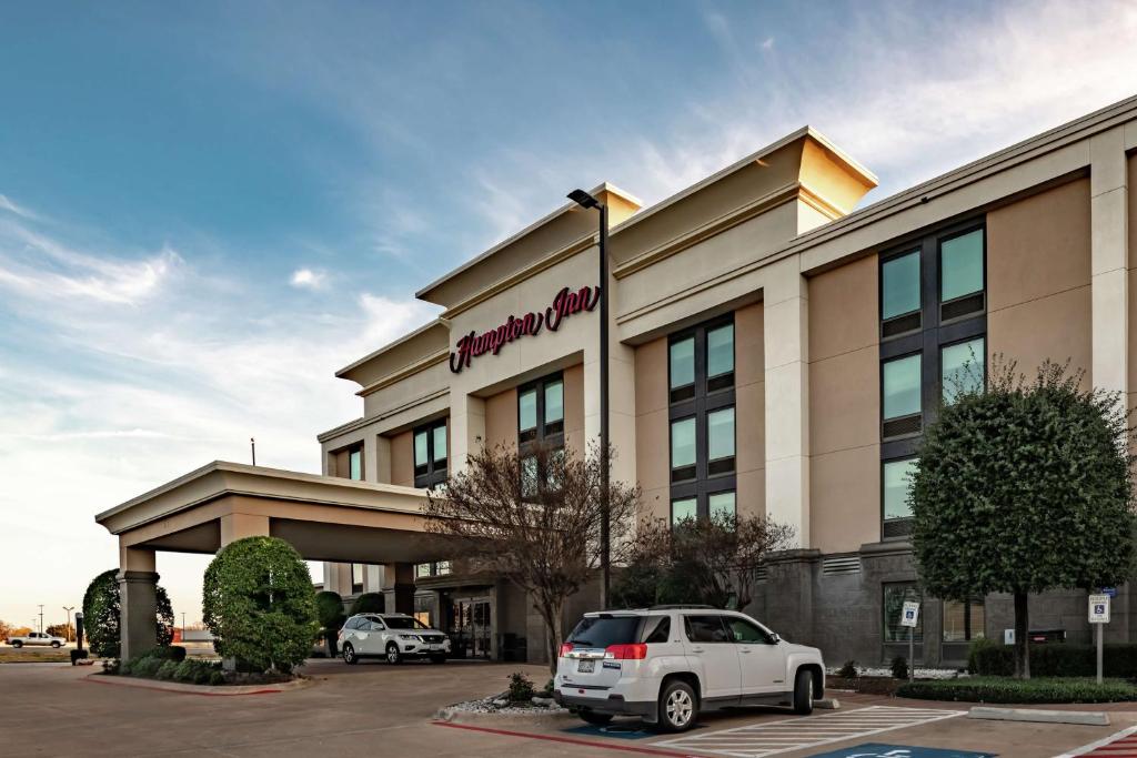 Hampton Inn Waco North photo 1