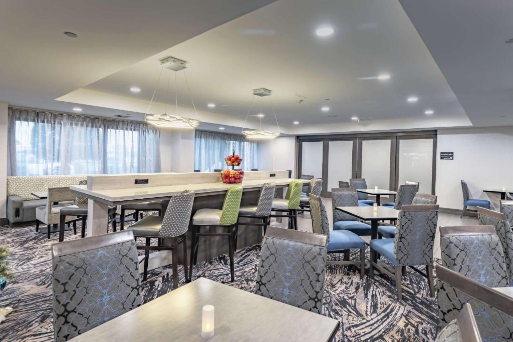 Hampton Inn Waco North photo 3