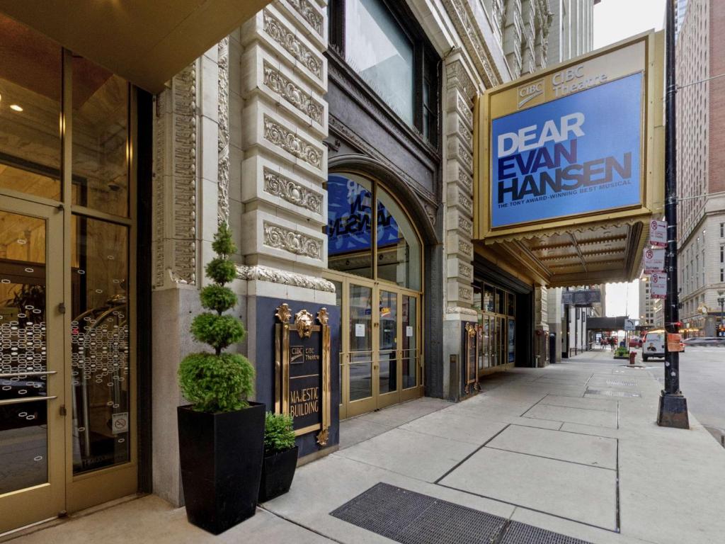 Hampton Inn Majestic Chicago Theatre District photo 2