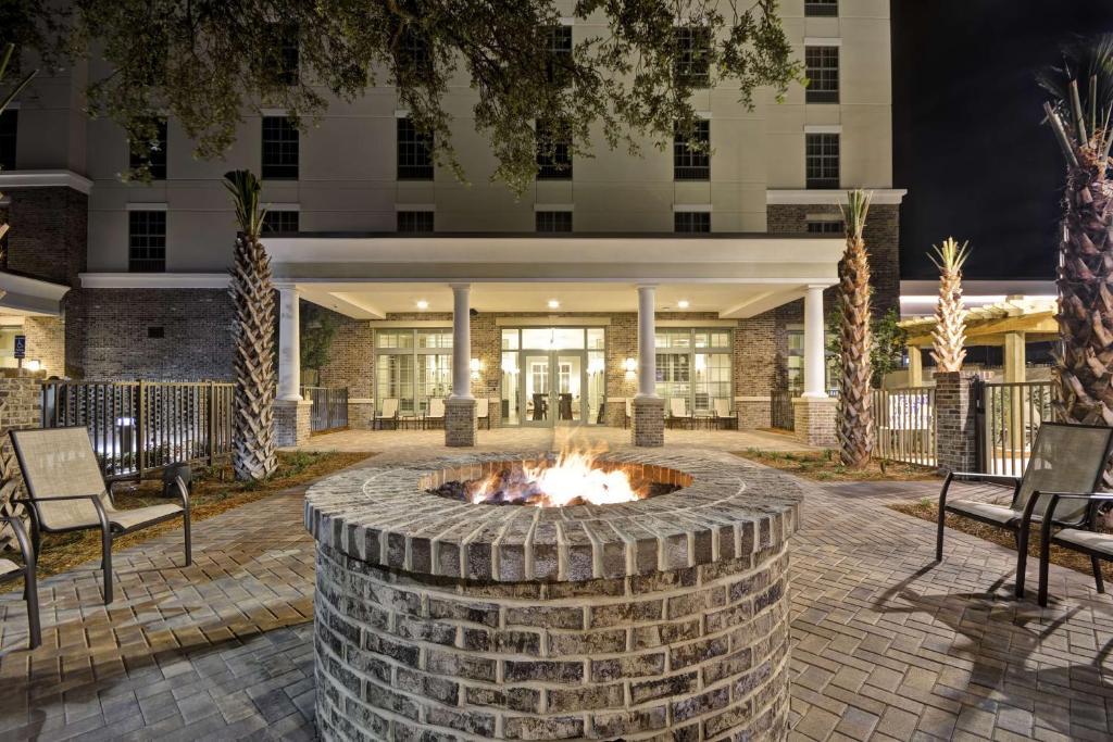 Hampton Inn & Suites Charleston Airport photo 1