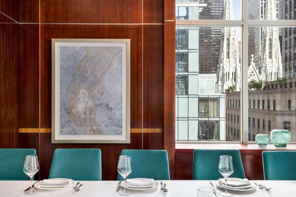 DoubleTree by Hilton New York Midtown Fifth Ave image