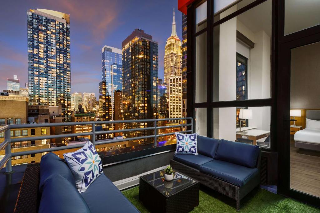 DoubleTree by Hilton Hotel New York City - Chelsea image