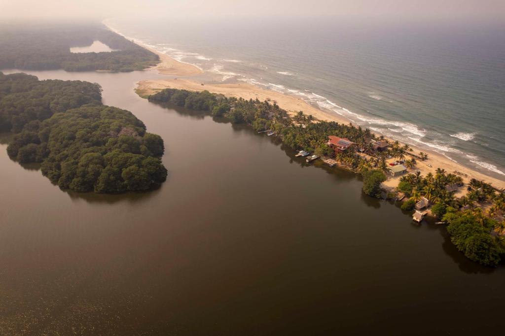 Indura Beach & Golf Resort Curio Collection By Hilton photo 2