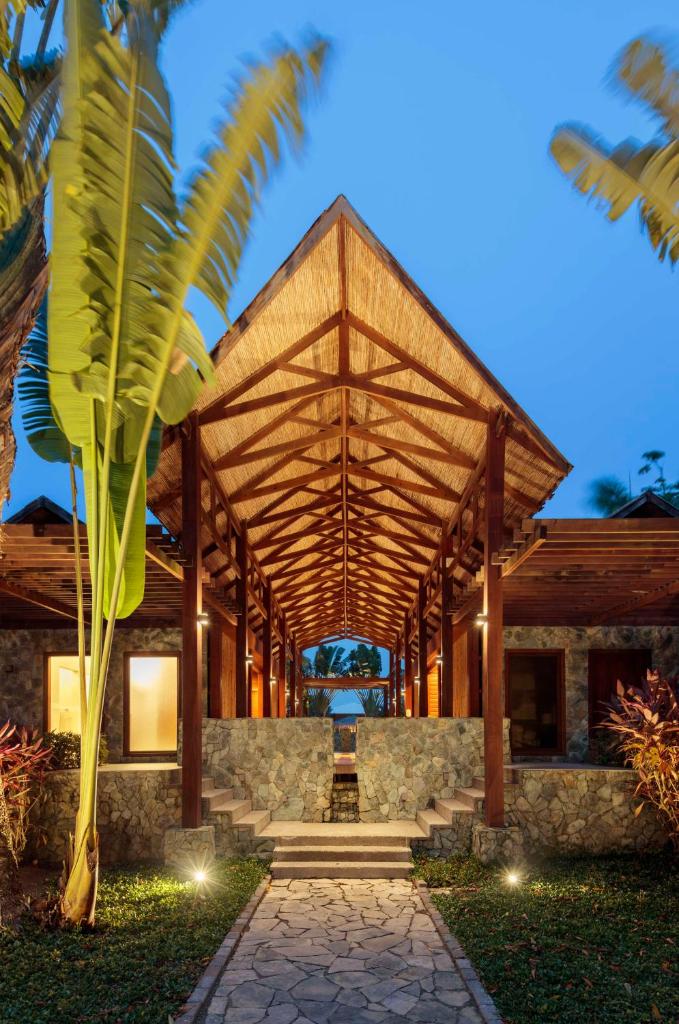 Indura Beach & Golf Resort Curio Collection By Hilton photo 3