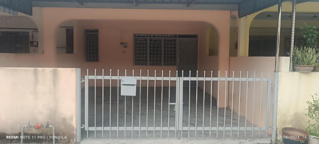 HOMESTAY Rezeki photo 1