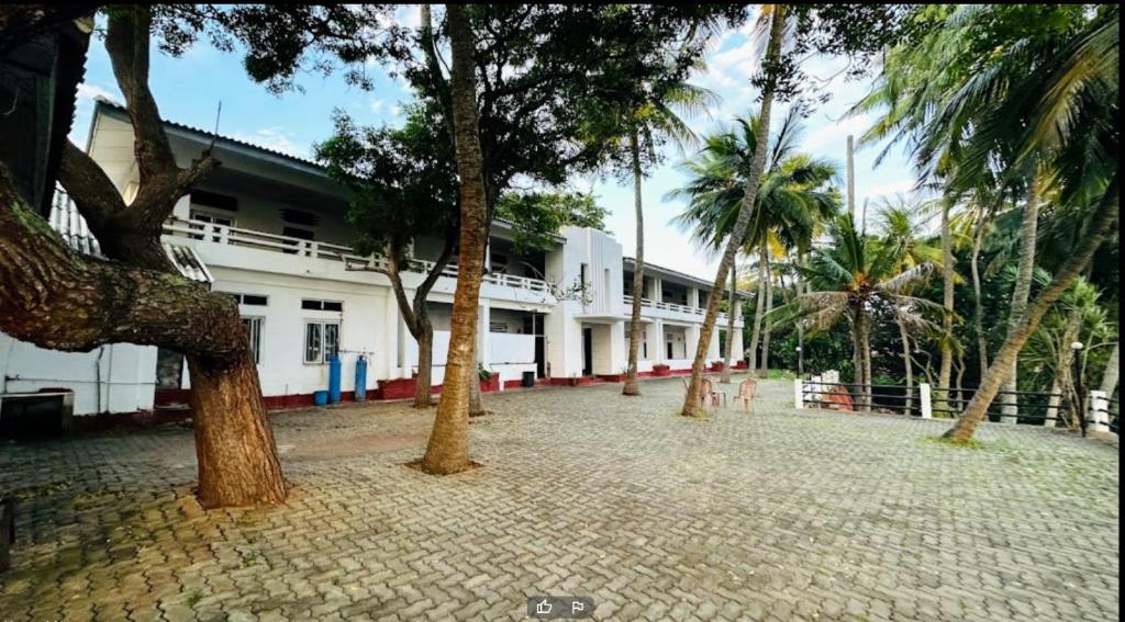 Hambantota Rest House photo 1
