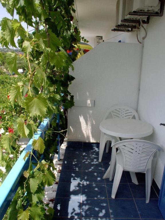 Studio apartment in Sucuraj with sea view, balcony, air conditioning, WiFi 3560-3 photo 2