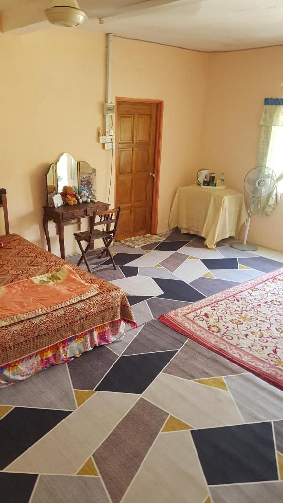 Roomstay "Ghumah Uwan" photo 1