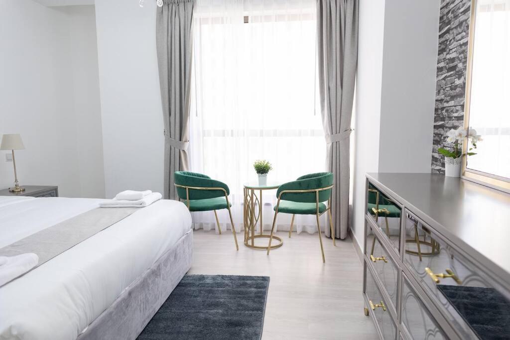 Shams Beach Front JBR apartments by HAPPY SEASON photo 4