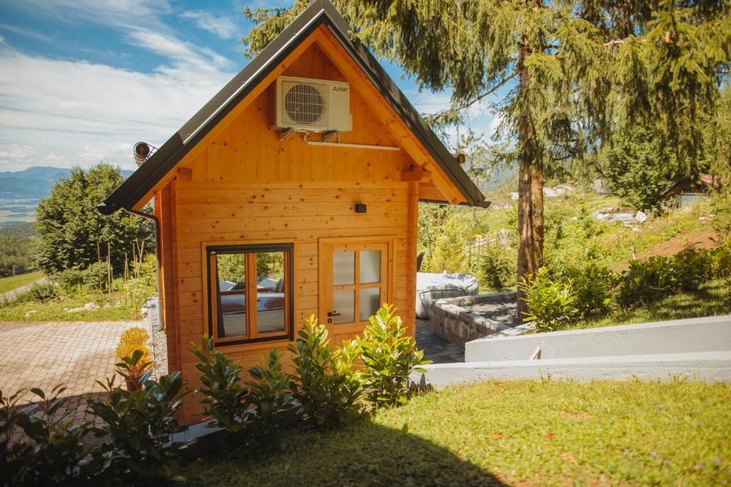 Med smrekami - Studio apartment with Chalet, Sauna and Jacuzzi photo 1