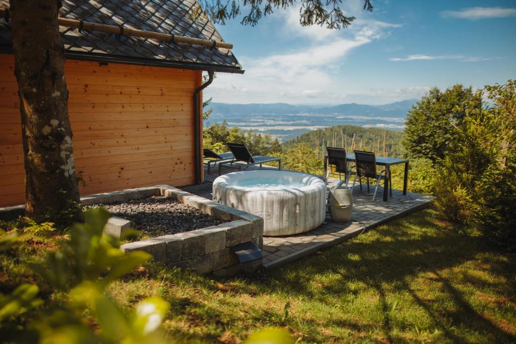 Med smrekami - Studio apartment with Chalet, Sauna and Jacuzzi