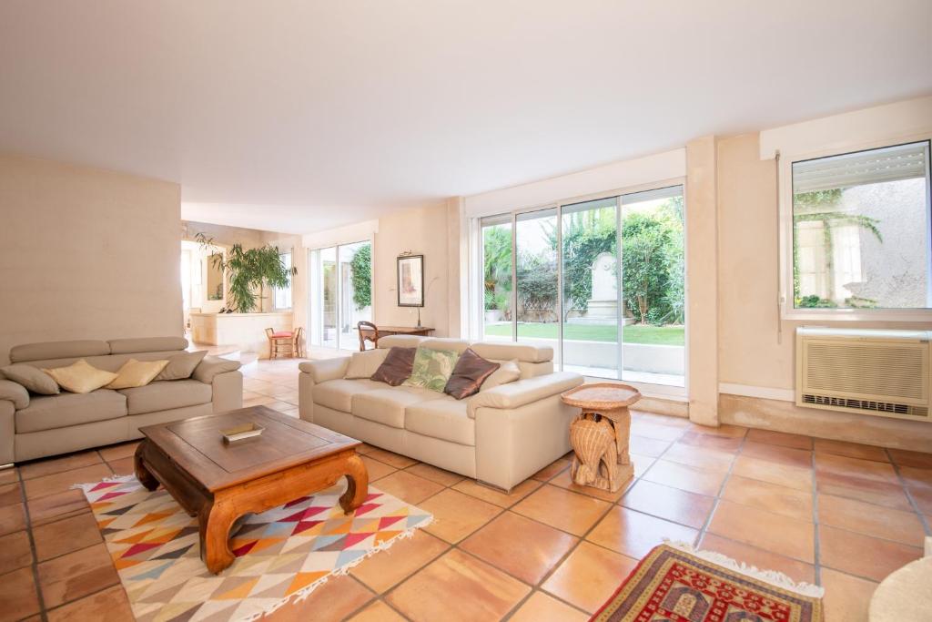 La Célestine - Belle maison en pierre de 250m2 avec jardin photo 1