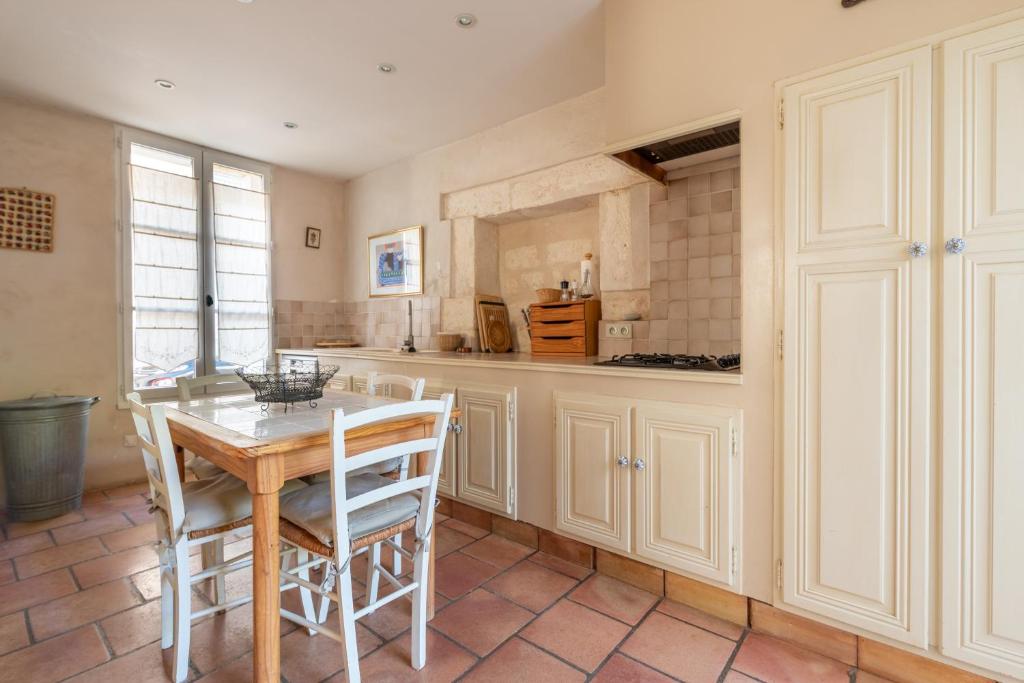 La Célestine - Belle maison en pierre de 250m2 avec jardin photo 2