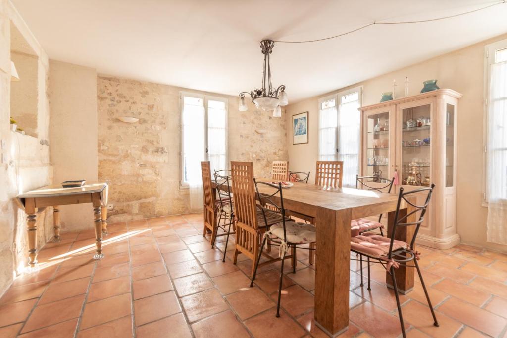 La Célestine - Belle maison en pierre de 250m2 avec jardin photo 3