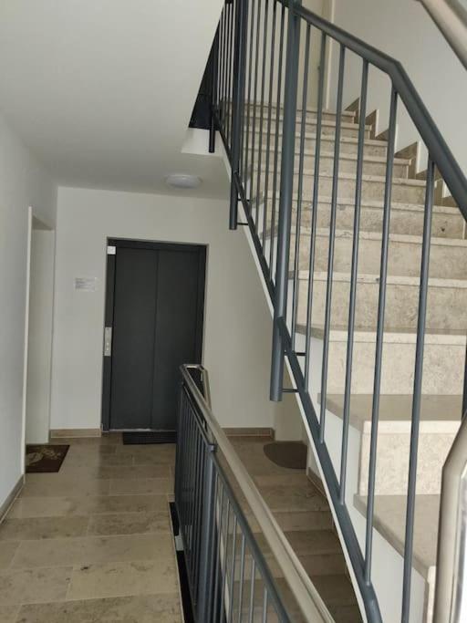 Lovely 1-bedroom rental unit photo 2