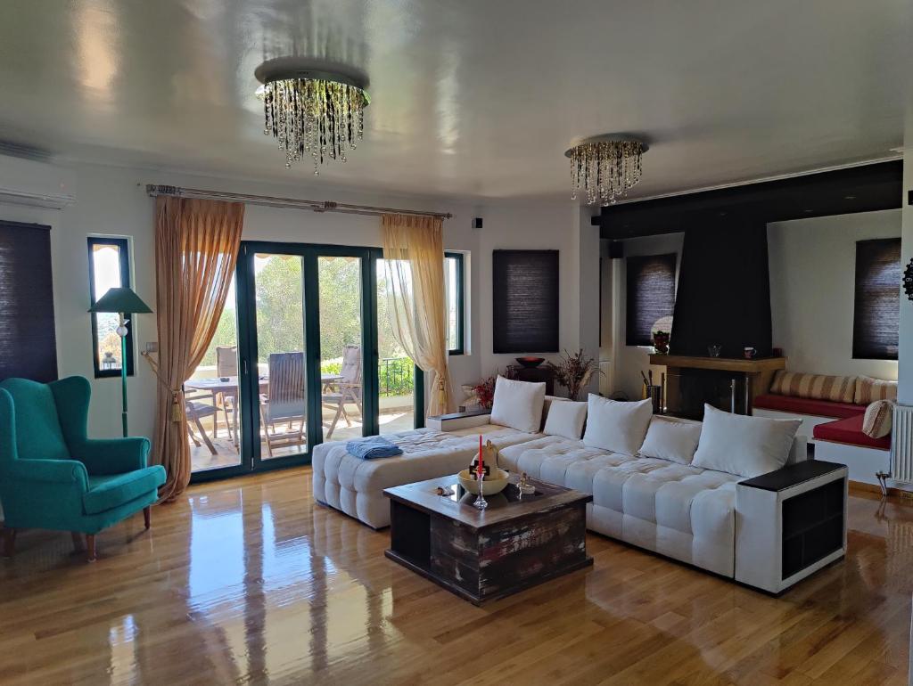John's modern apartments artemida photo 1