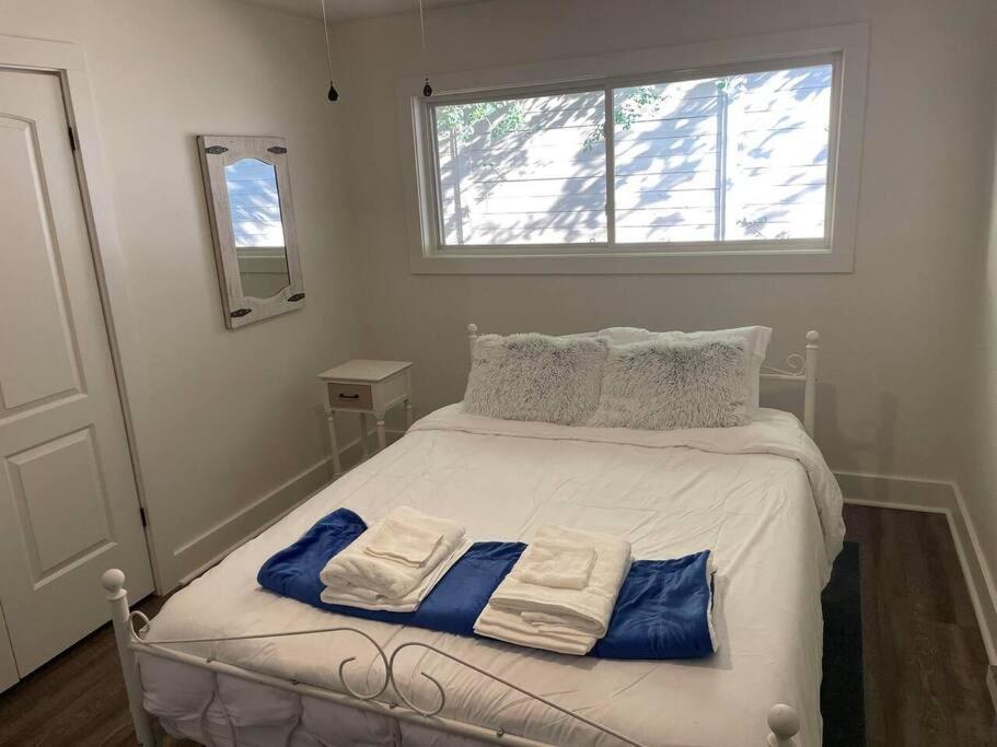 Charming 2Br, Fully Equipped kitchen, Smart TV photo 2