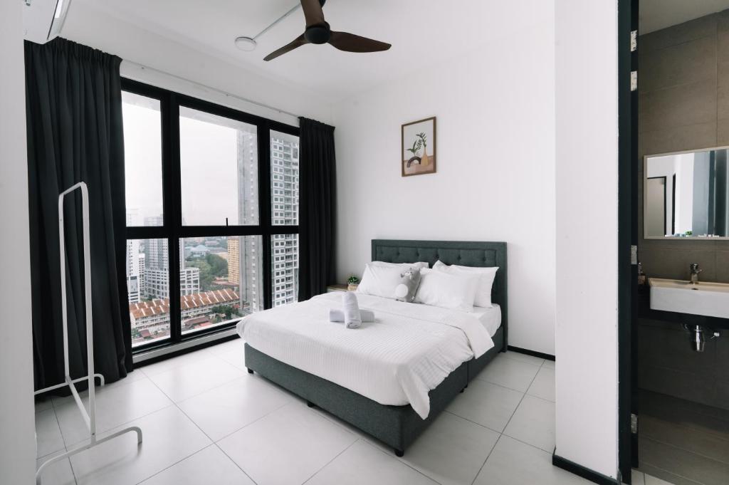 NEW Infinity Pool 3 Bedrooms 2 Carparks photo 3