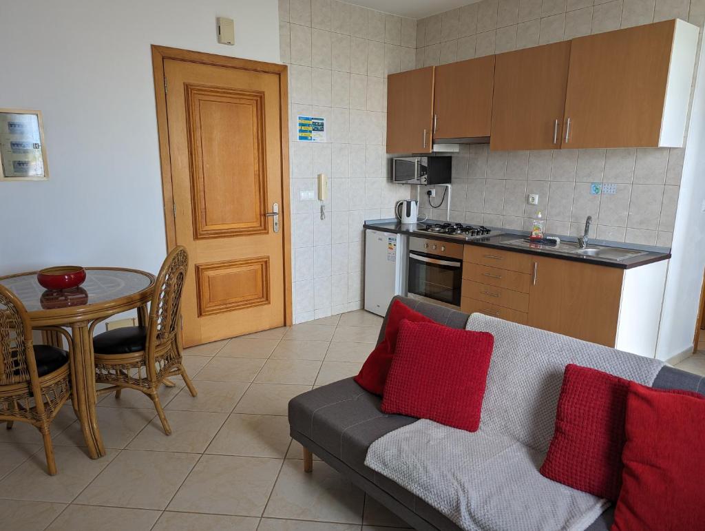 Vila Cabral 1 Bed Apt - Wi-Fi & Air Con Included photo 1