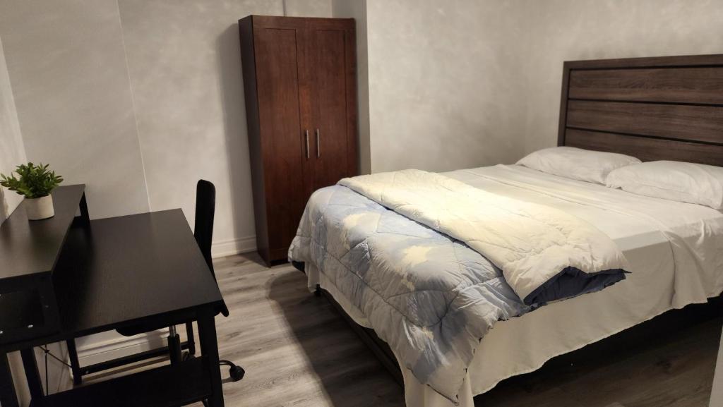 2 Bedrooms 2 washrooms 2 parking spots Basement Apartment photo 2
