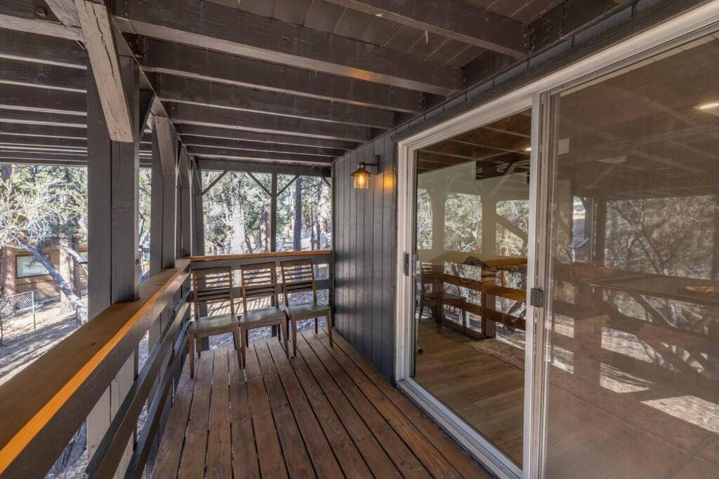 Stunning Cabin with Private Deck photo 1