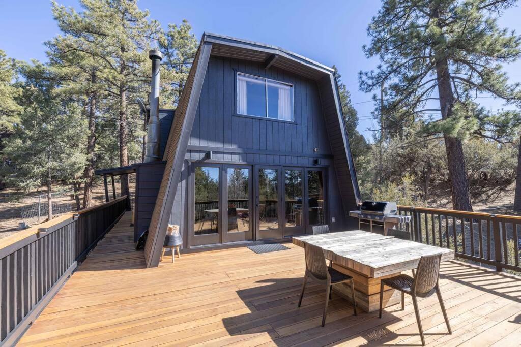 Stunning Cabin with Private Deck photo 4
