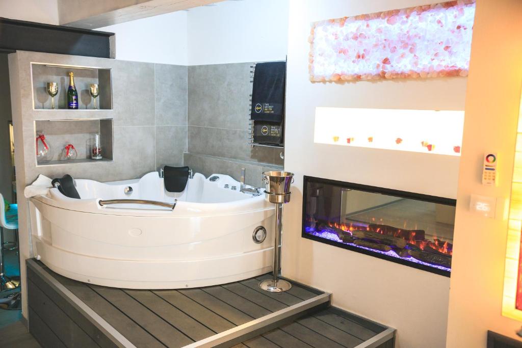 THE SECRET SUITE - SUPERIOR "Lago di Endine" photo 3