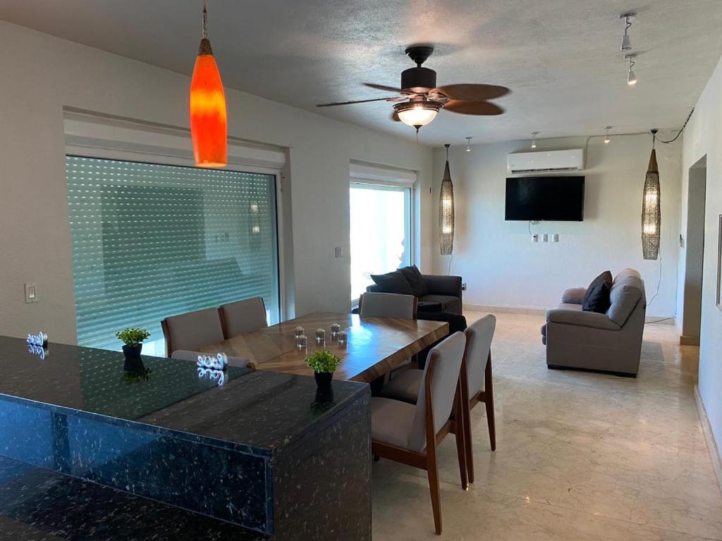 Sea and Sun Beach House photo 1