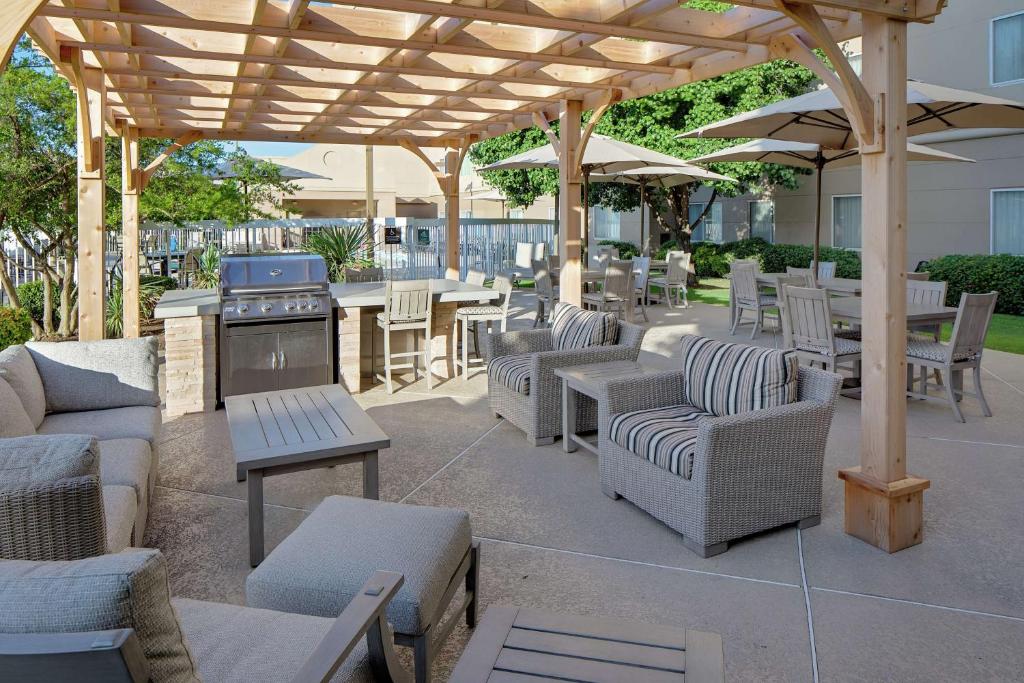 Homewood Suites by Hilton Dallas Market Center photo 2