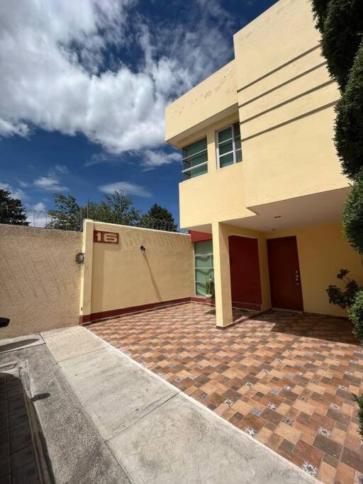 Casa llena de vida y estilo en un conjunto con vigilancia céntrico en Puebla photo 1