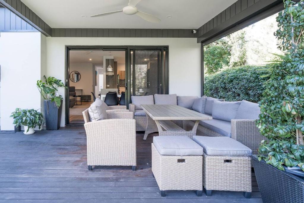 'Bayside Garden' An Enchanted Peninsula Escape