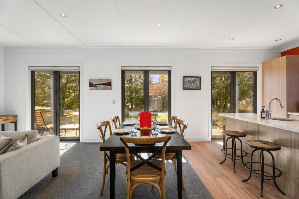 Gold Rush Chalet - Cardrona Holiday Home photo 3