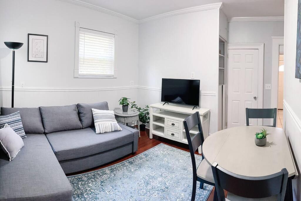 Historic peaceful apartment image